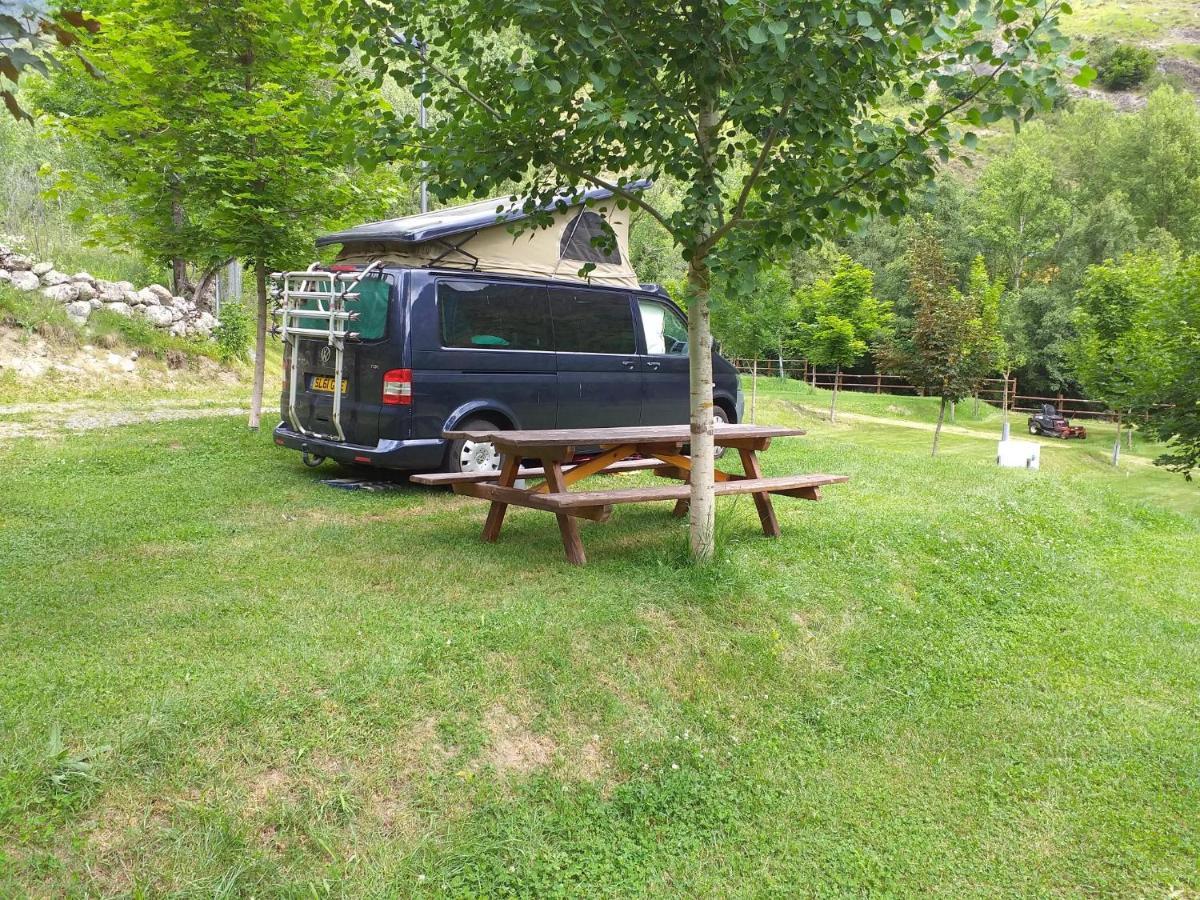 Отель Camping Riu Gelat Эспот Экстерьер фото
